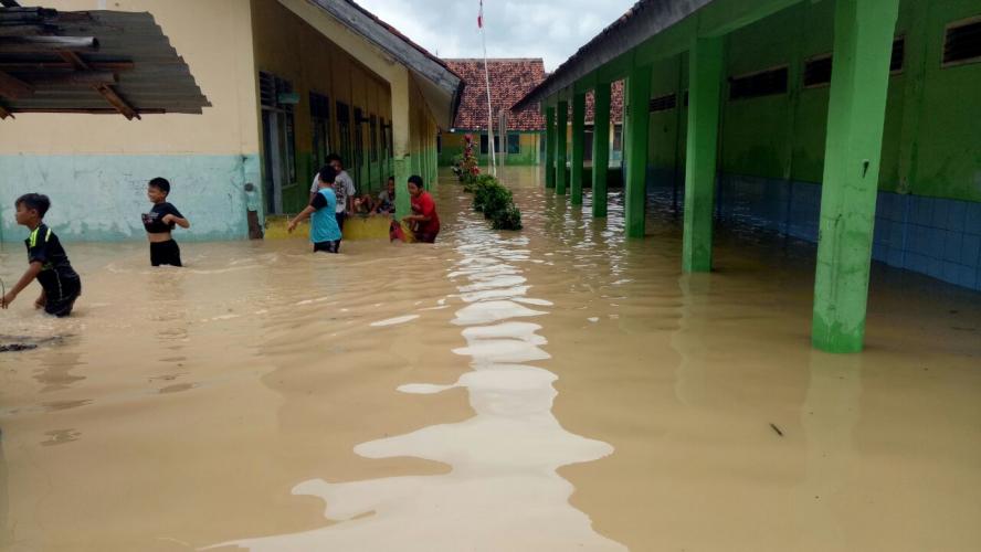 Sigab Bantu Korban Banjir Cirebon